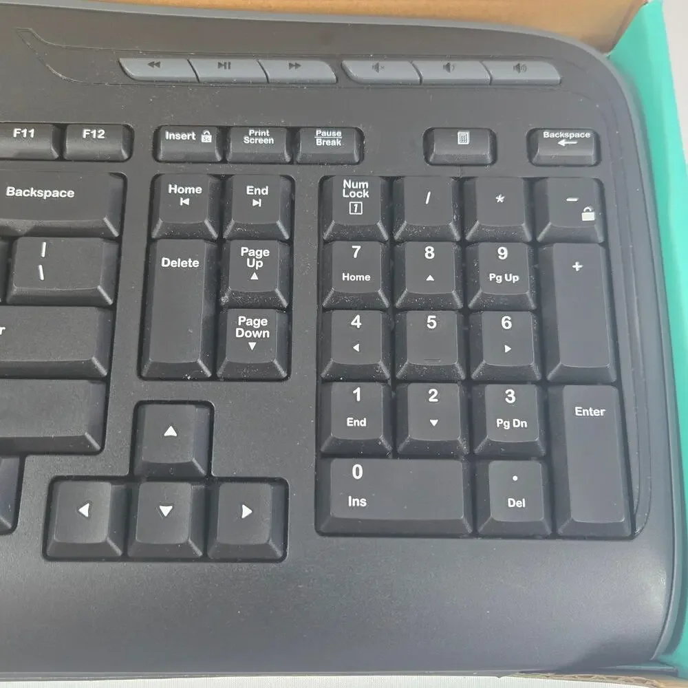 Logitech MK320 Wireless Full Keyboard & Mouse Combo with USB Receiver